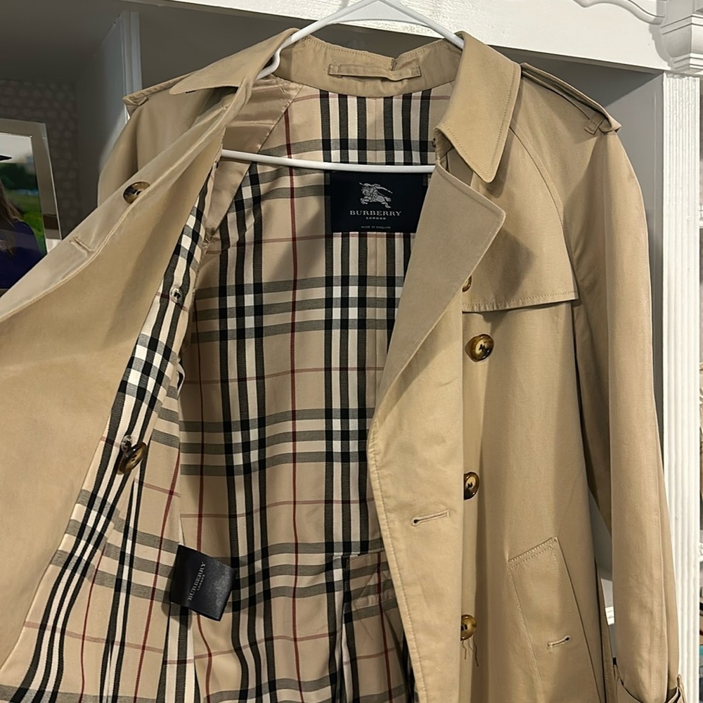 Women’s Burberry Trench Coat